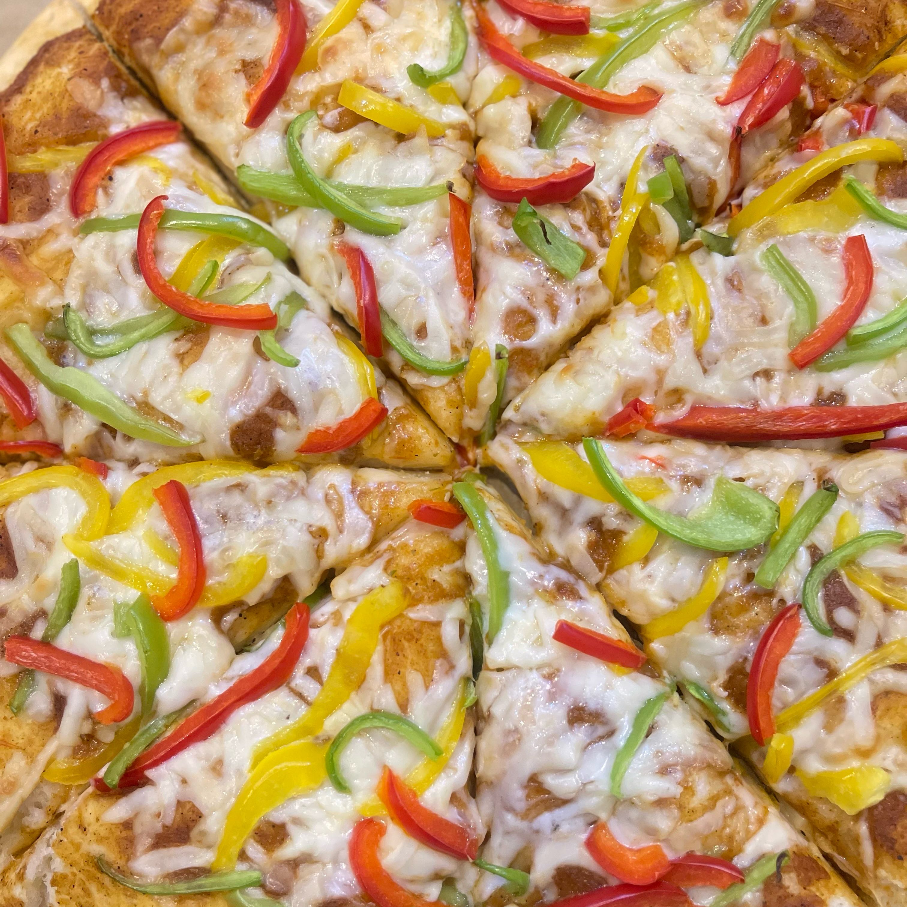 بيتزا الموزريلا والخضار😋