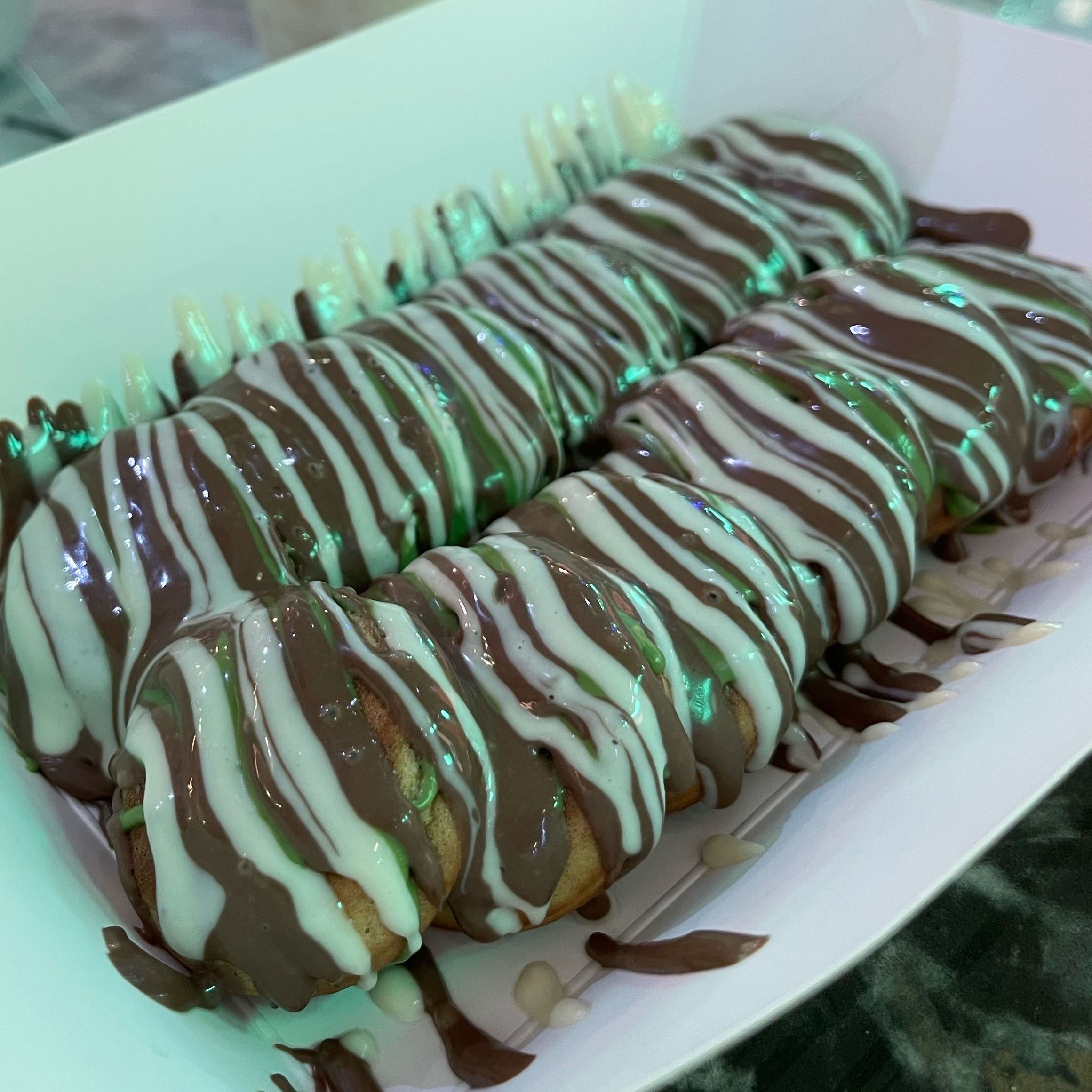 بان كيك مكس شوكلاته للتزيين