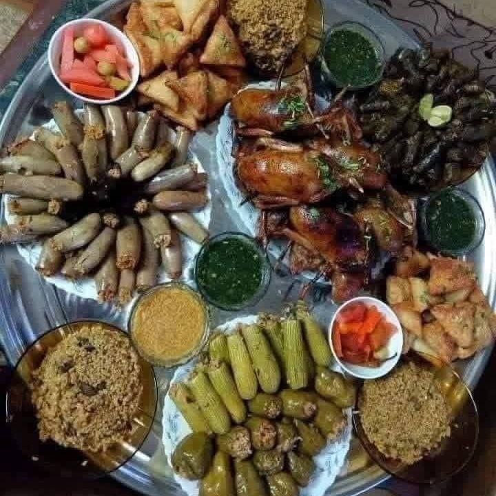 مشكل محاشى مع ورق عنب