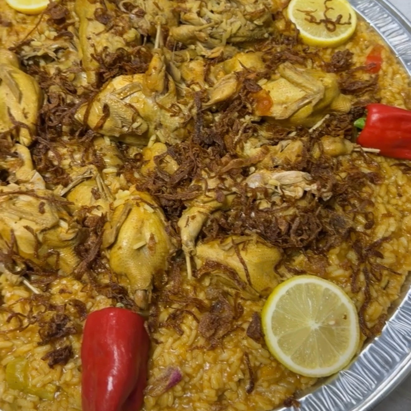 طباق شعبية بطابع أصيل وجودة عالية، وأتخصص في إعداد كبسة الحمام وكبسة اللحم بطريقة مميزة تجمع بين النكهة التقليدية واللمسة الخاصة.

حمام ولا أقولكم على التقيمم ماشاء الله الشكل يشهي غير عن الطعم ماشاء الله